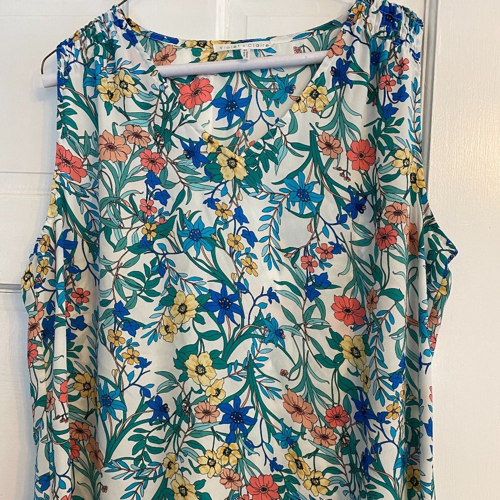 Floral sleeveless tunic